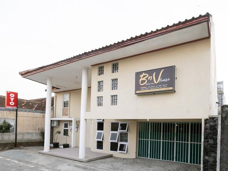 Oyo 2173 Bnv House Babarsari Hotel Maguwo Exterior foto