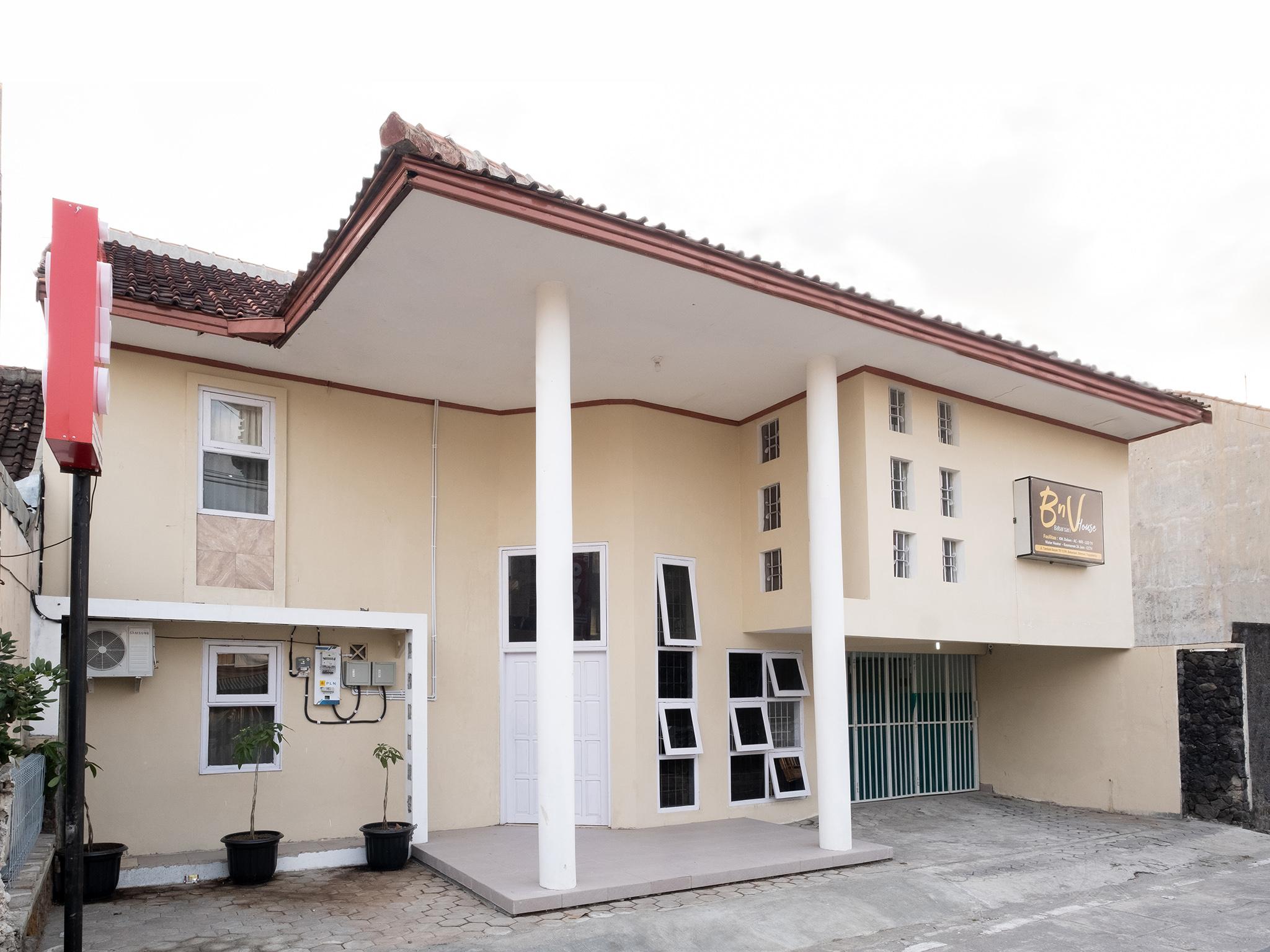 Oyo 2173 Bnv House Babarsari Hotel Maguwo Exterior foto