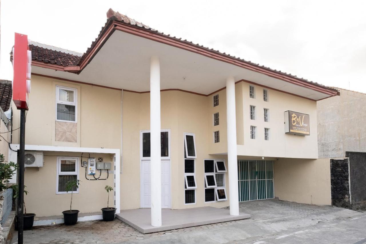 Oyo 2173 Bnv House Babarsari Hotel Maguwo Exterior foto